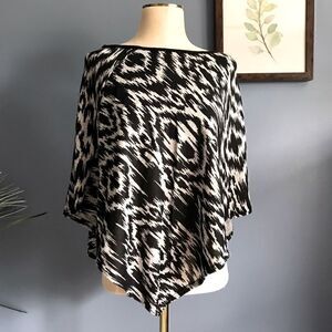 Hot Ginger Black Gray Print Poncho Wrap Top NWOT